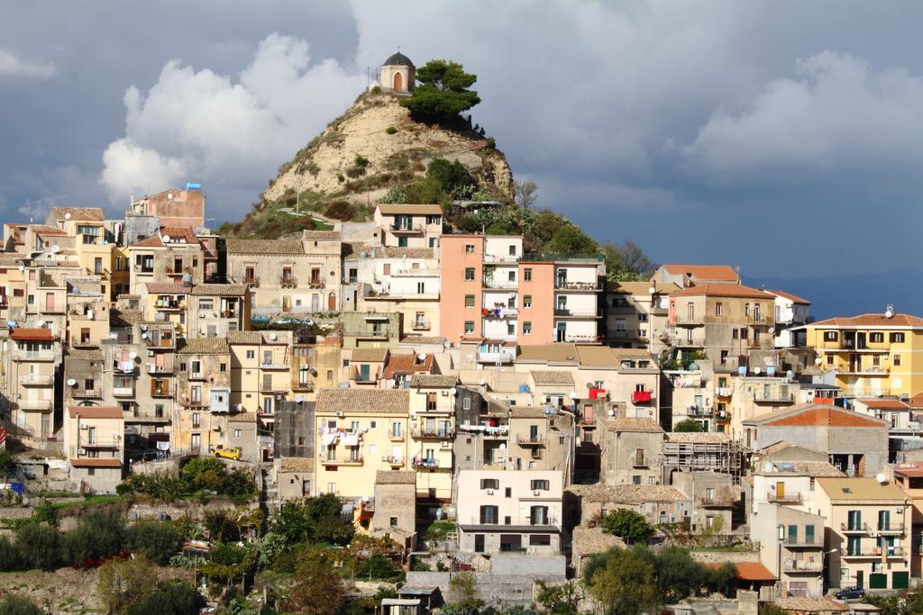 Vecchia Dimora Resort Centuripe Exteriör bild